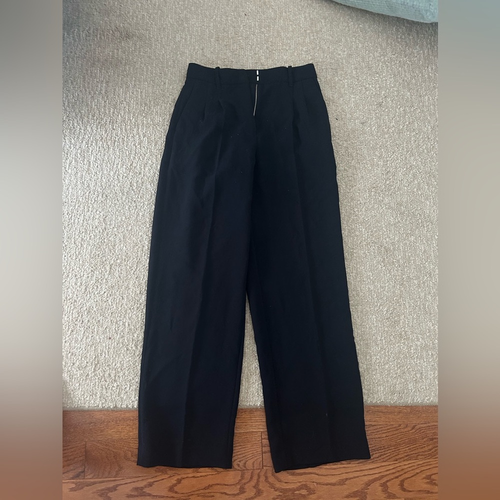 Aritzia black effortless pants regular length size 4